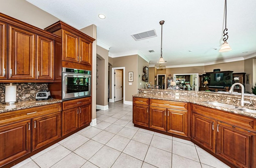 1303 Jasmine Ave, Tarpon Springs FL  34689-5230 exterior