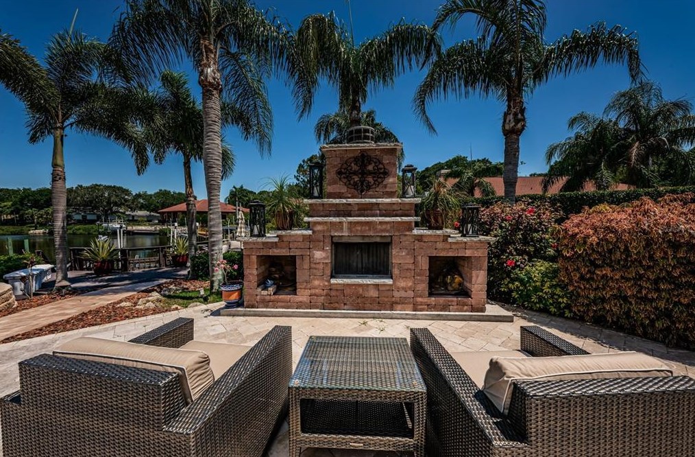 1303 Jasmine Ave, Tarpon Springs FL  34689-5230 exterior