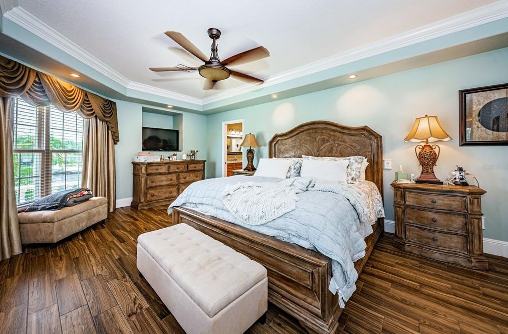 1303 Jasmine Ave, Tarpon Springs FL  34689-5230 exterior