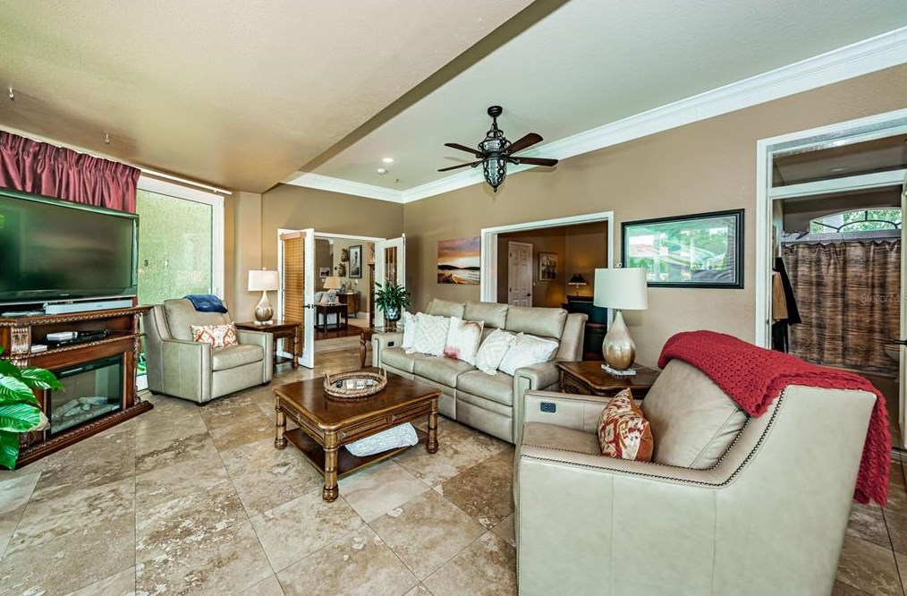 1303 Jasmine Ave, Tarpon Springs FL  34689-5230 exterior