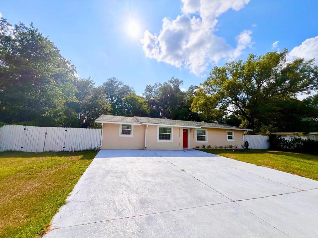 37837 Hart Cir, Zephyrhills, FL 33542-3212