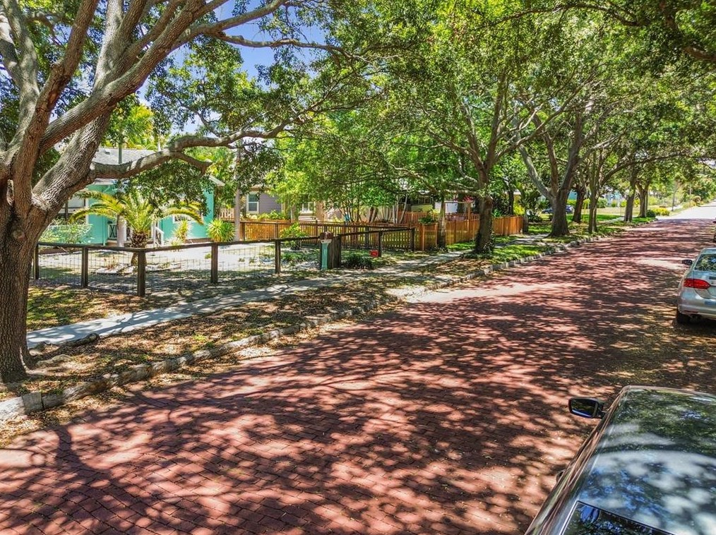 2421 7th Ave N, Saint Petersburg, FL 33713