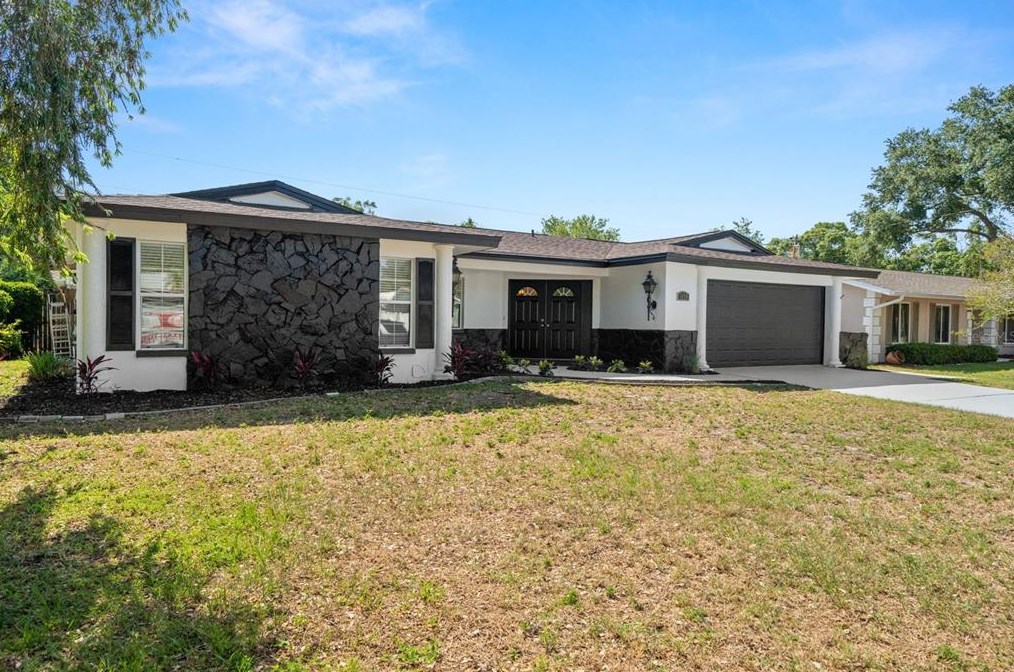 1078 Damrosch St, Largo, FL 33771-1304