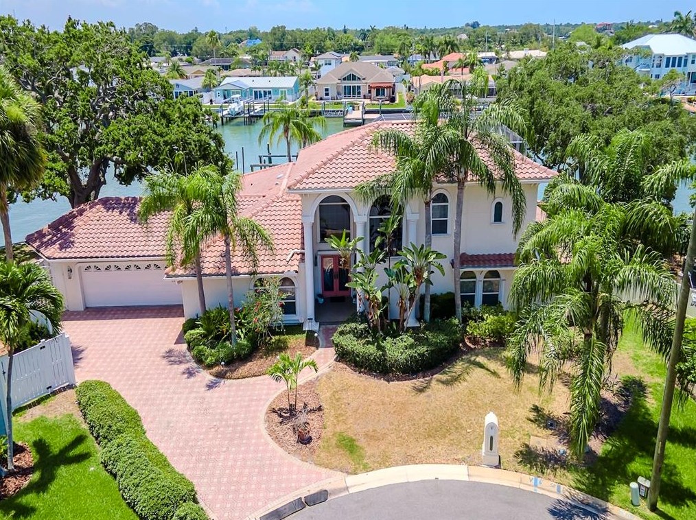 439 Buttonwood Ln, Largo, FL 33770