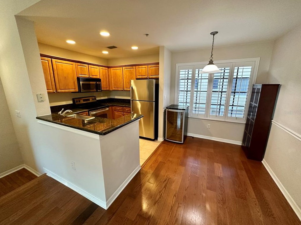 5213 Beach Breeze Ct, Tampa FL  33609-2444 exterior