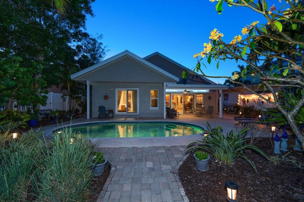 437 18 Ave, Belleair Beach FL  33785-2921 exterior
