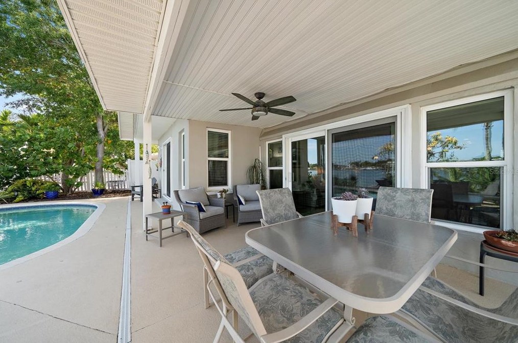 437 18 Ave, Belleair Beach FL  33785-2921 exterior