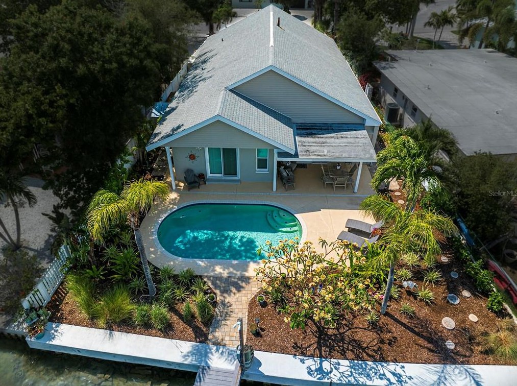 437 18 Ave, Belleair Beach FL  33785-2921 exterior