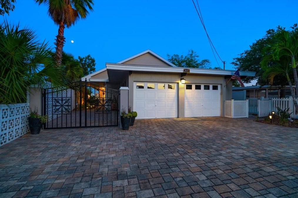 437 18 Ave, Belleair Beach FL  33785-2921 exterior