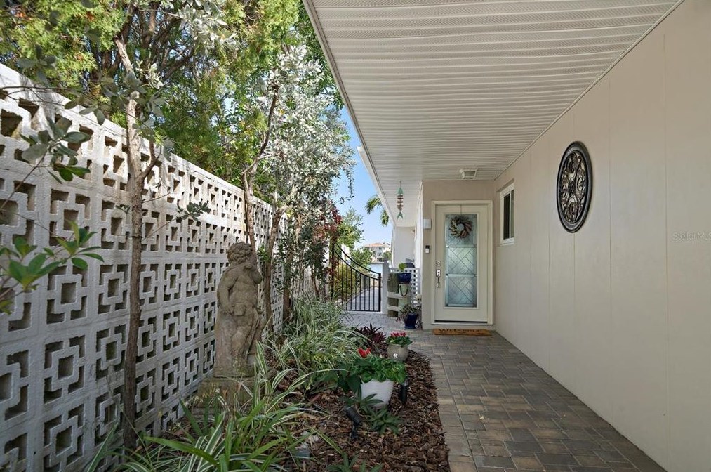 437 18 Ave, Belleair Beach FL  33785-2921 exterior
