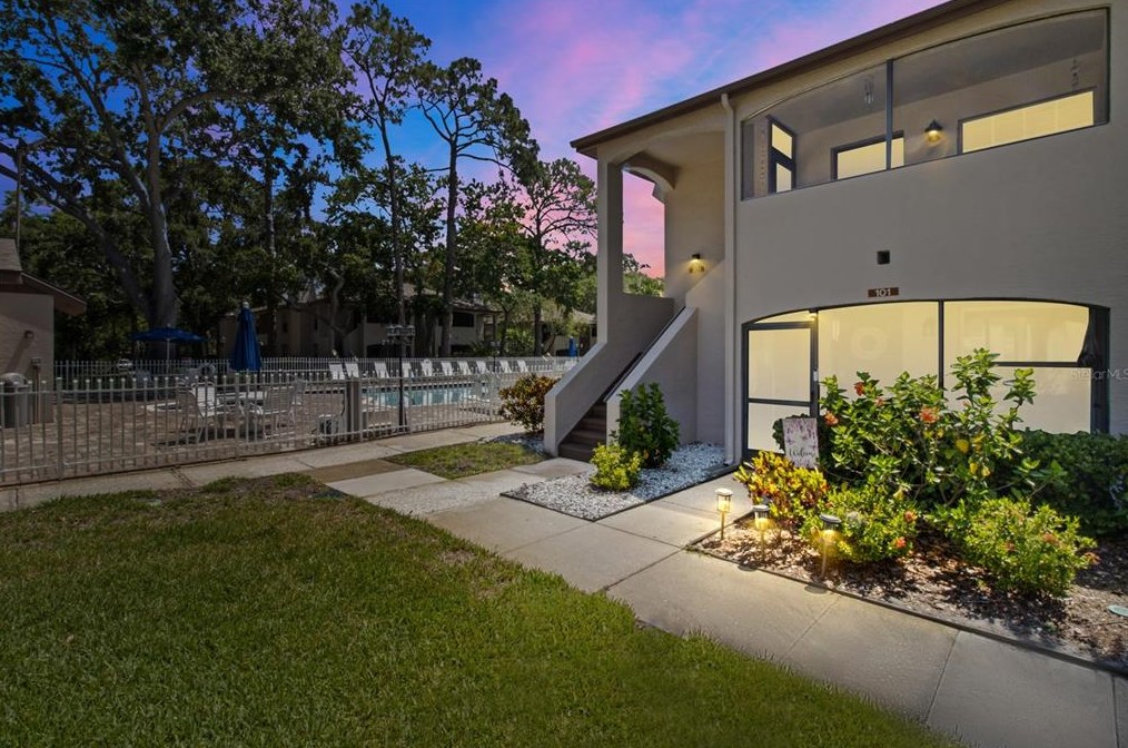 2987 Bonaventure Cir #201, Palm Harbor, FL 34684