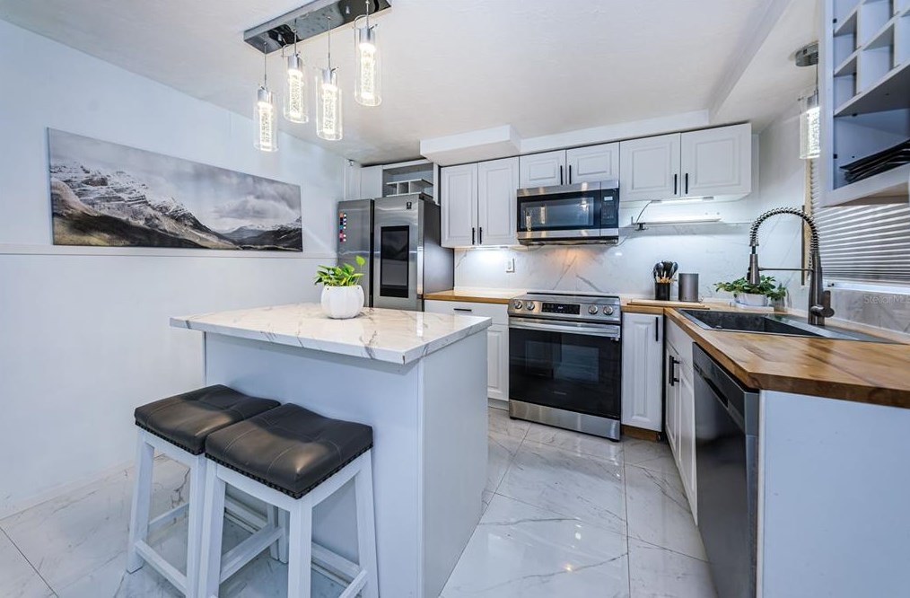 4846 Gaslight Ave, Tarpon Springs FL  exterior