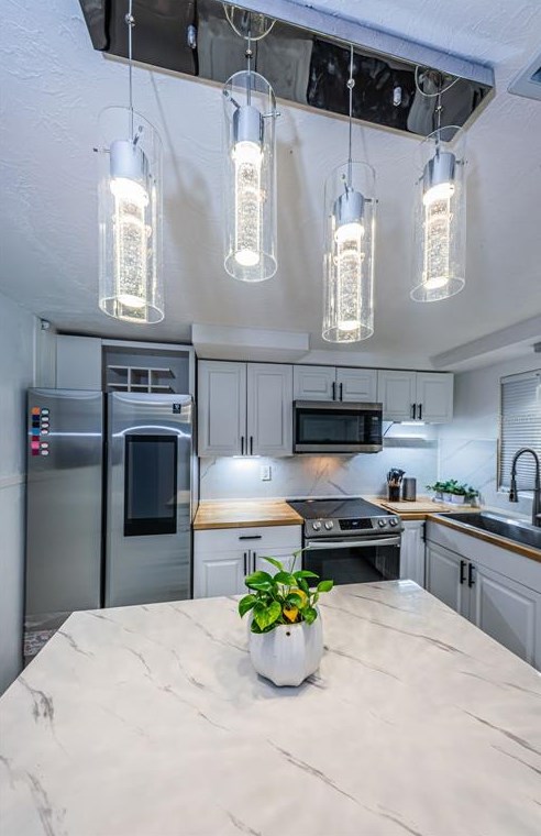 4846 Gaslight Ave, Tarpon Springs FL  exterior