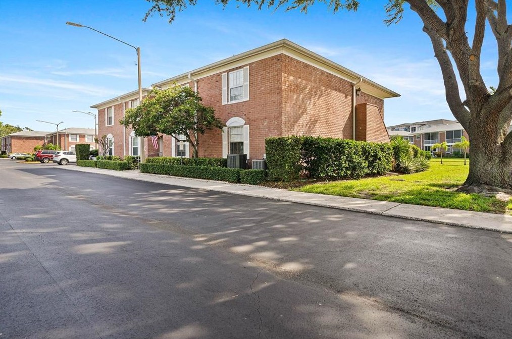 3994 37th St, Saint Petersburg, FL 33711-4314