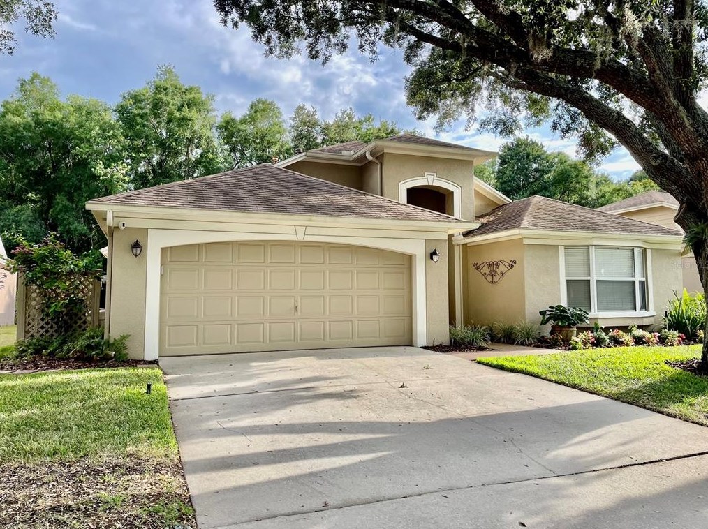 28534 Fairweather Dr, Zephyrhills, FL 33543-5802