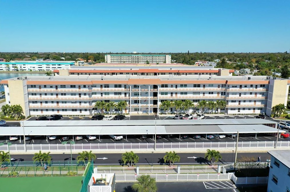 3128 59th St S #211, Saint Petersburg, FL 33707