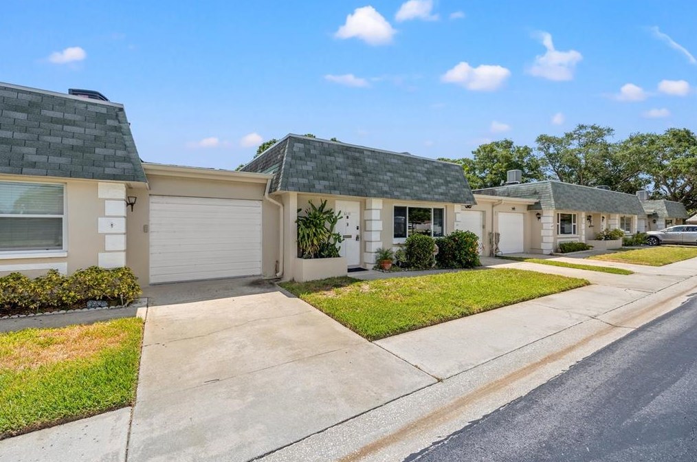 8235 Burgundy Dr N #8235, Pinellas Park, FL 33781