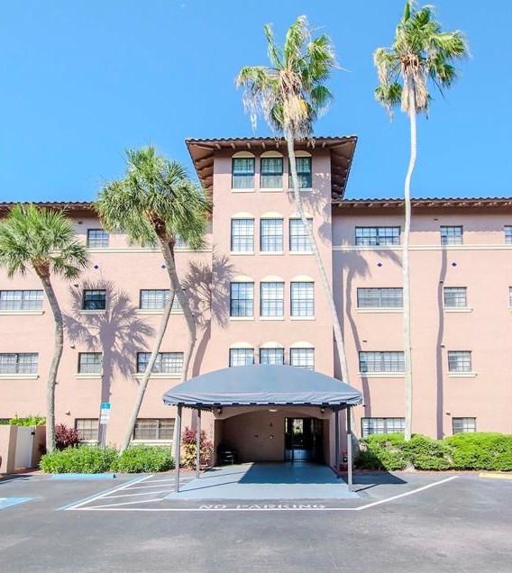 6100 Gulfport Blvd S #305, Saint Petersburg, FL 33707