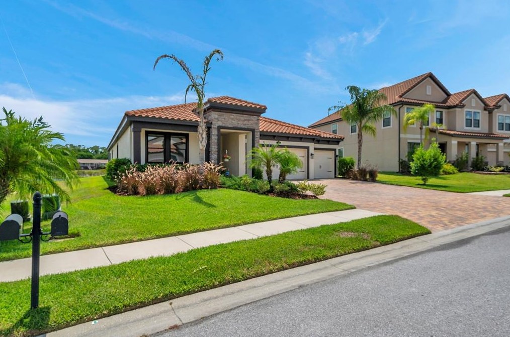 1921 Via Lago Dr, Lakeland, FL 33810