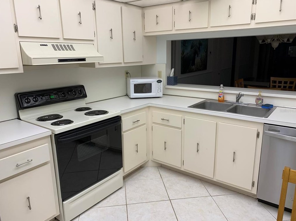 5724 La Puerta Del Sol Blvd #247, Saint Petersburg, FL 33715
