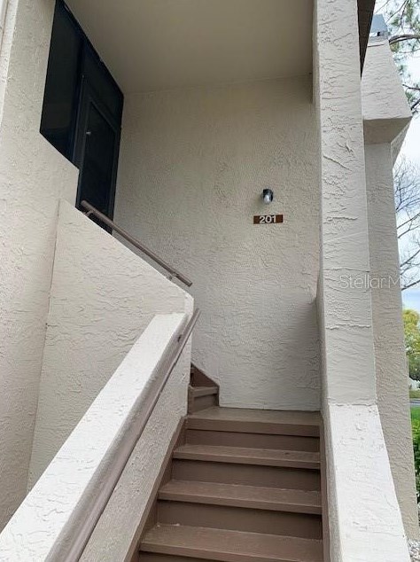 3024 Bonaventure Cir, Palm Harbor, FL 34684-4756