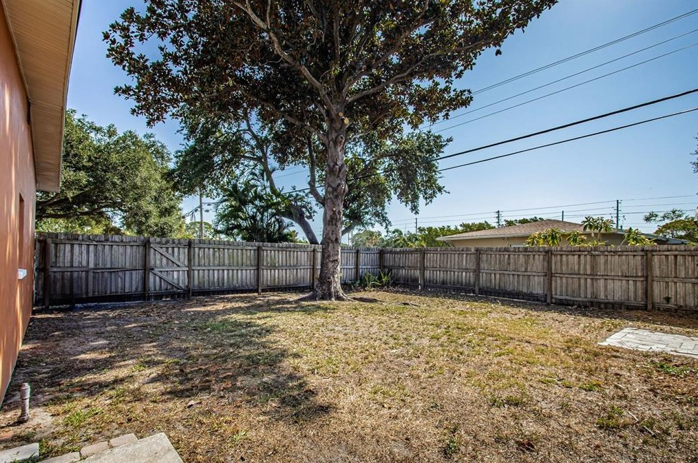 6650 31 Ter Ct, Saint Petersburg FL  exterior