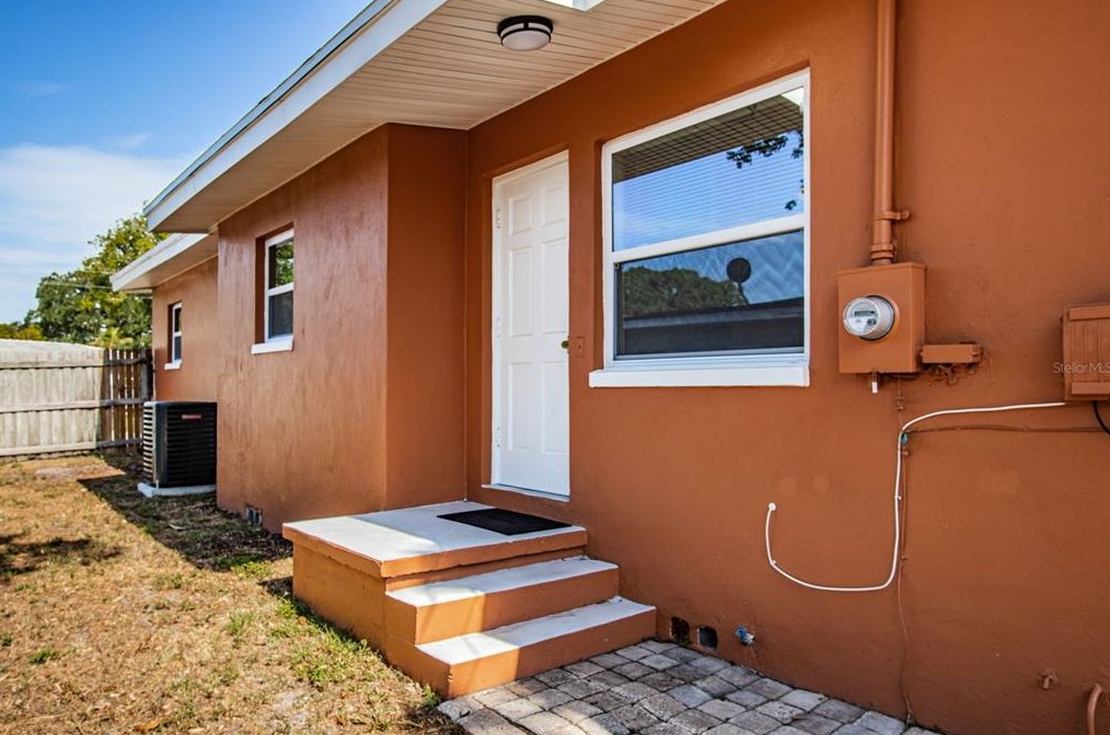 6650 31 Ter Ct, Saint Petersburg FL  exterior