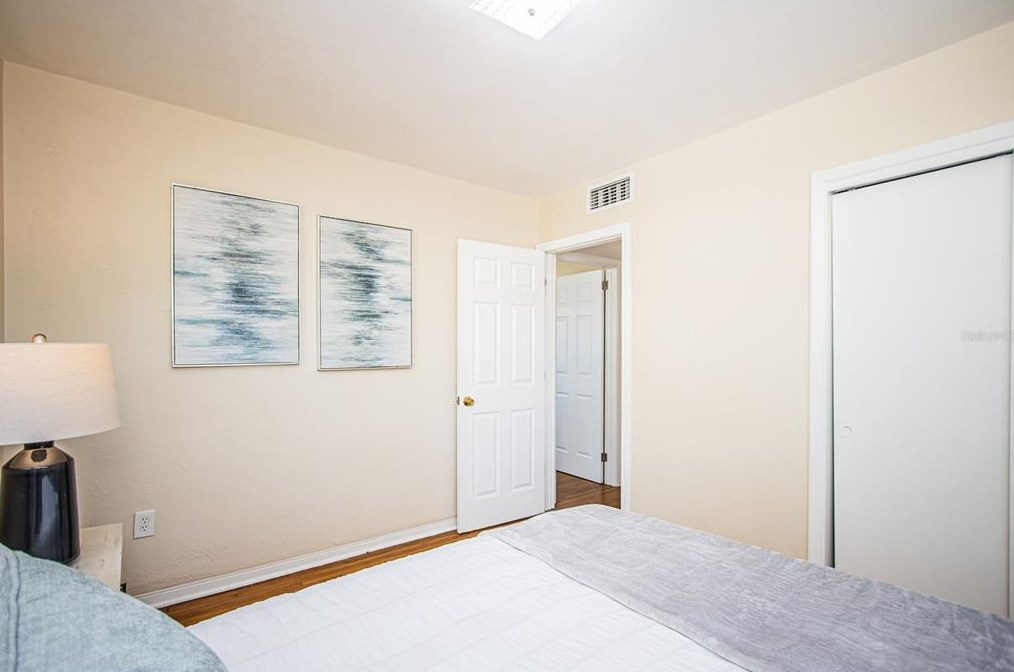 6650 31 Ter Ct, Saint Petersburg FL  exterior