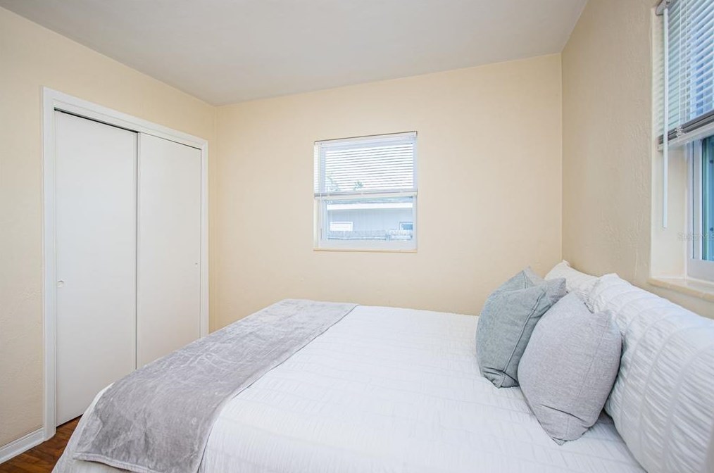 6650 31 Ter Ct, Saint Petersburg FL  exterior