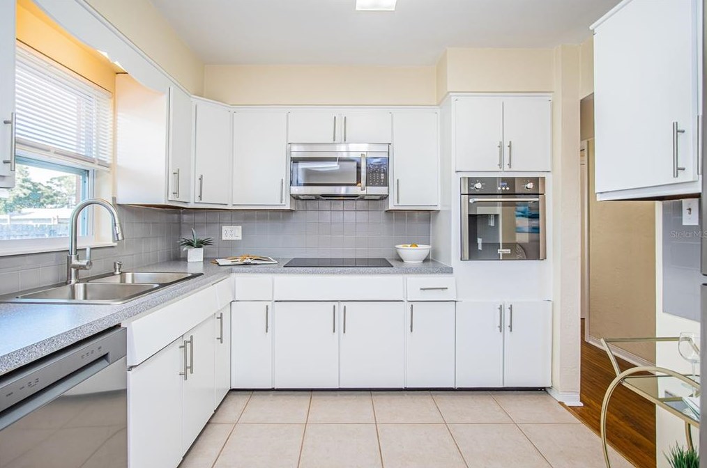 6650 31 Ter Ct, Saint Petersburg FL  exterior