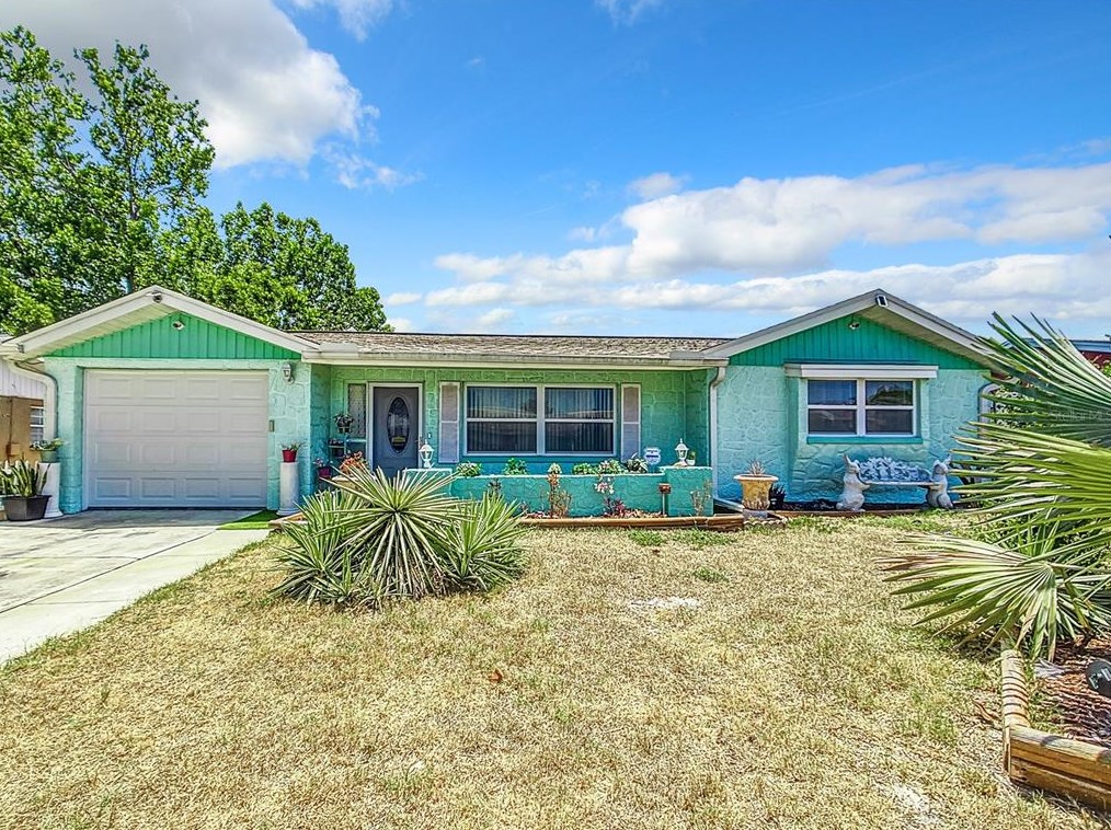 10810 Manchester Rd, Port Richey, FL 34668