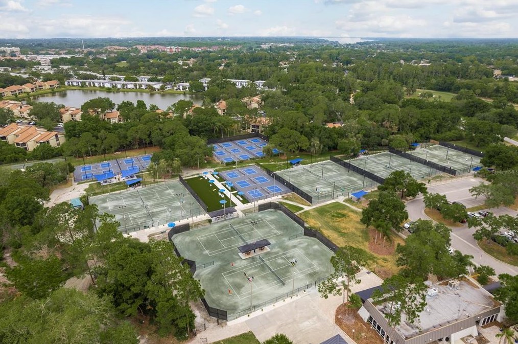 5099 Cross Pointe Dr, Oldsmar FL 34677-5214 exterior