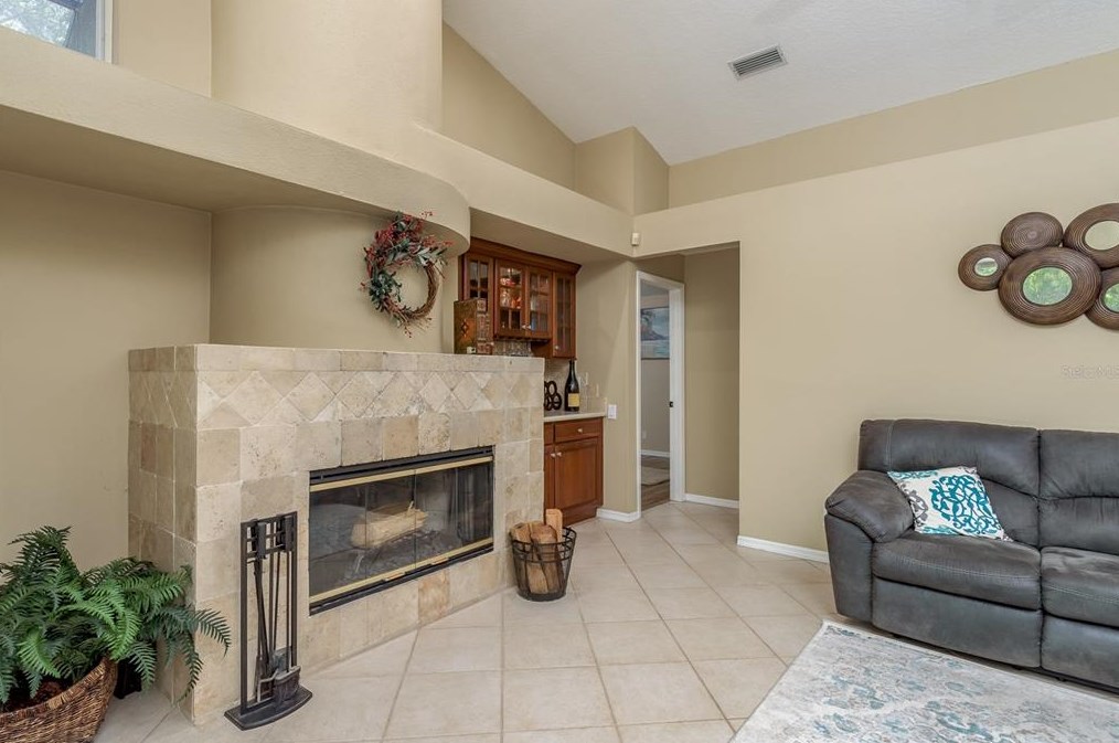 5099 Cross Pointe Dr, Oldsmar FL 34677-5214 exterior