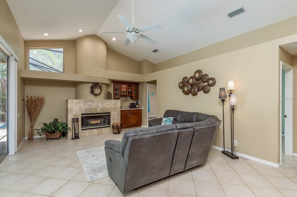 5099 Cross Pointe Dr, Oldsmar FL 34677-5214 exterior