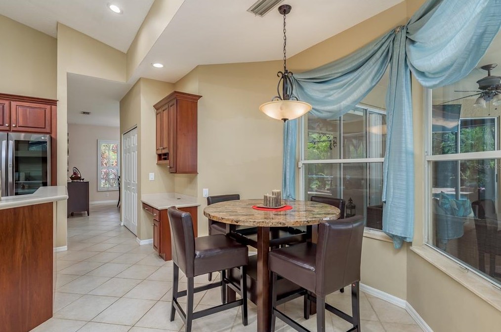 5099 Cross Pointe Dr, Oldsmar FL 34677-5214 exterior