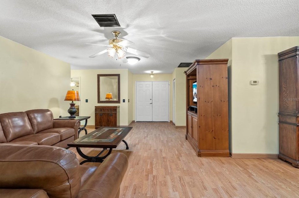 4602 Sandpointe Dr, New Port Richey FL  34655-1455 exterior