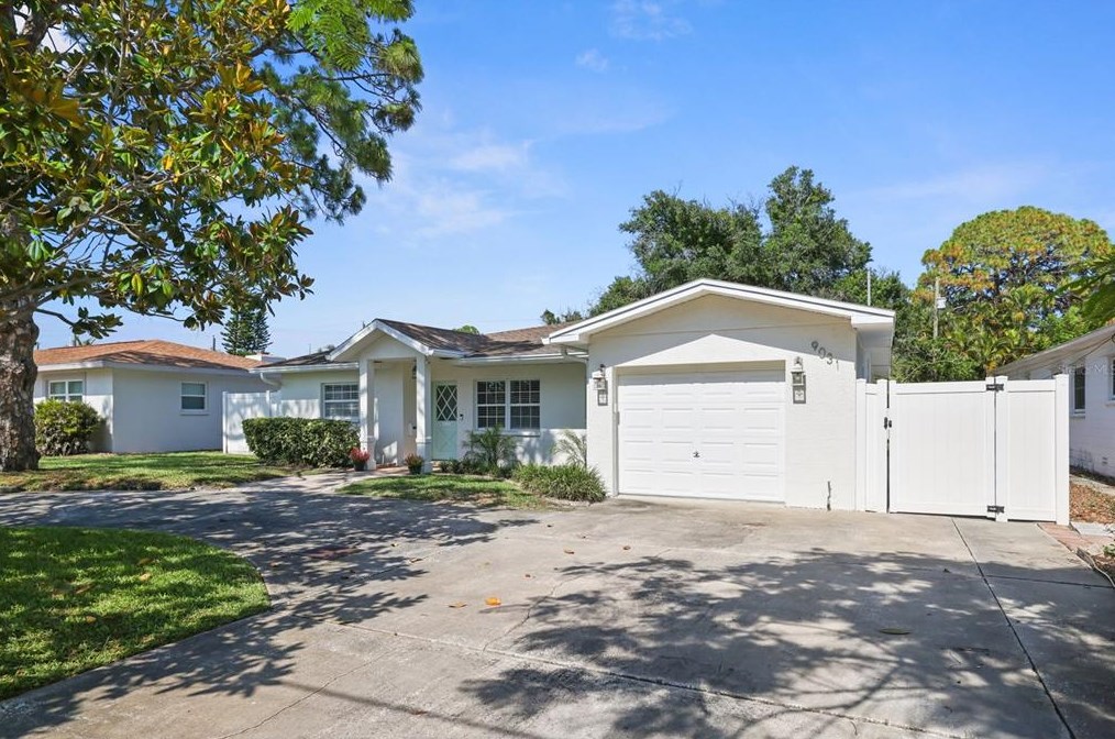 9031 2nd St N, Saint Petersburg, FL 33702