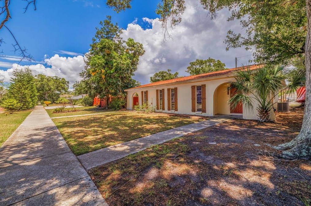 1716 53rd St S, Saint Petersburg, FL 33707