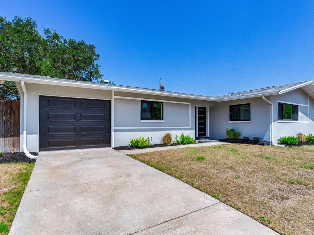 1346 Hill Dr, Largo, FL 33770-4065