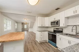 49 W Boyer St, Tarpon Springs, FL 34689 - Photo 8