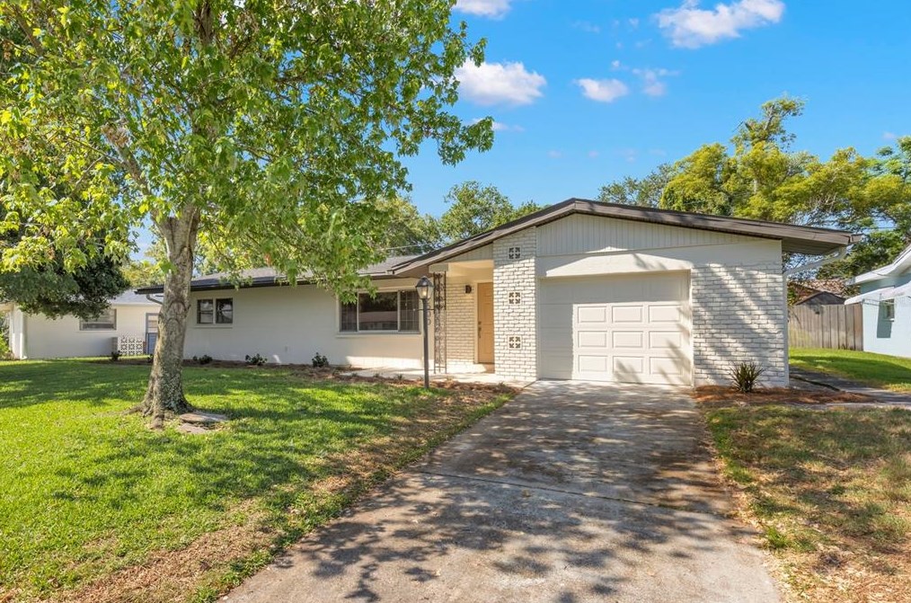 11500 70th Ter, Largo, FL 33772-5811