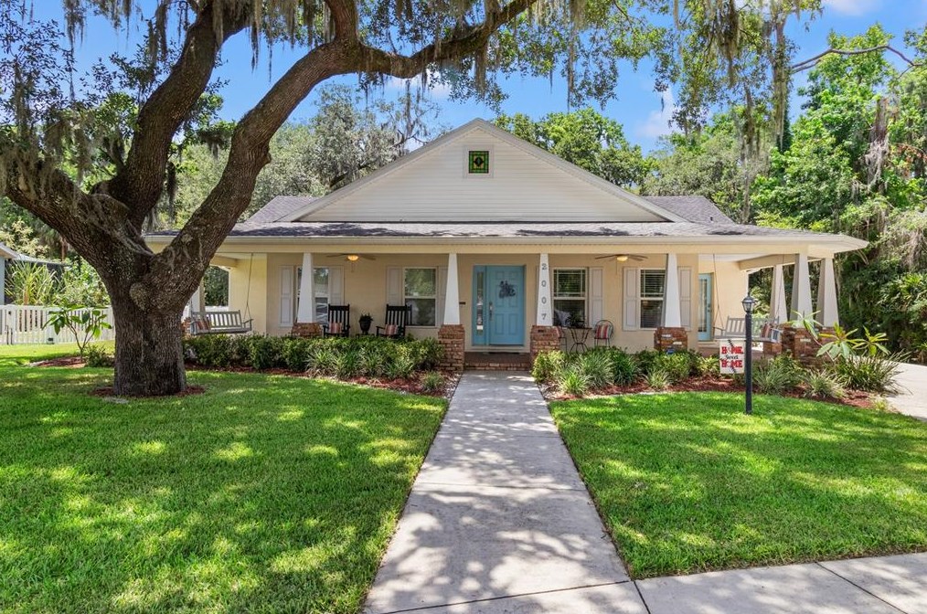 2007 N Johnson St, Plant City, FL 33563