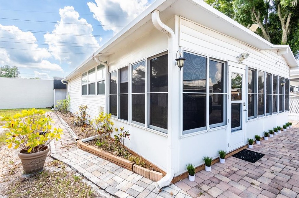 21121 Lazy Days Cir, Lutz, FL 33558-5419