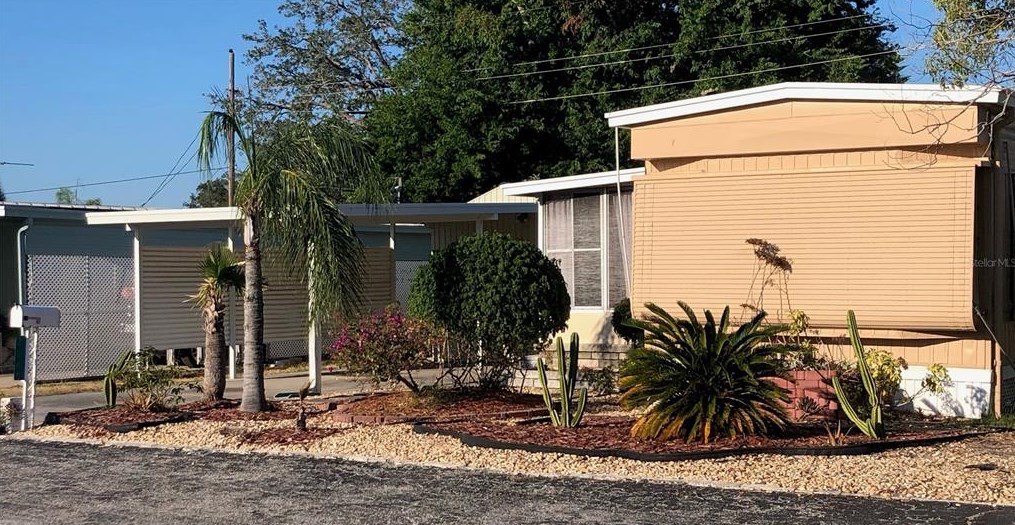 2040 Hoyle Dr, Tarpon Springs, FL 34691