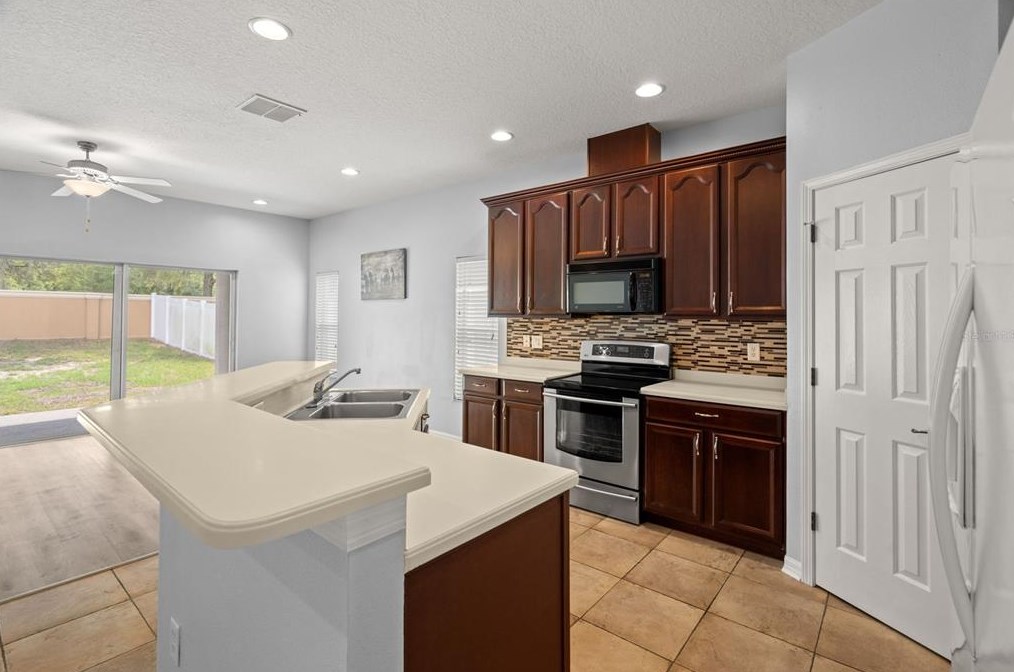 9332 Beaufort Ct, New Port Richey FL  34654-4422 exterior