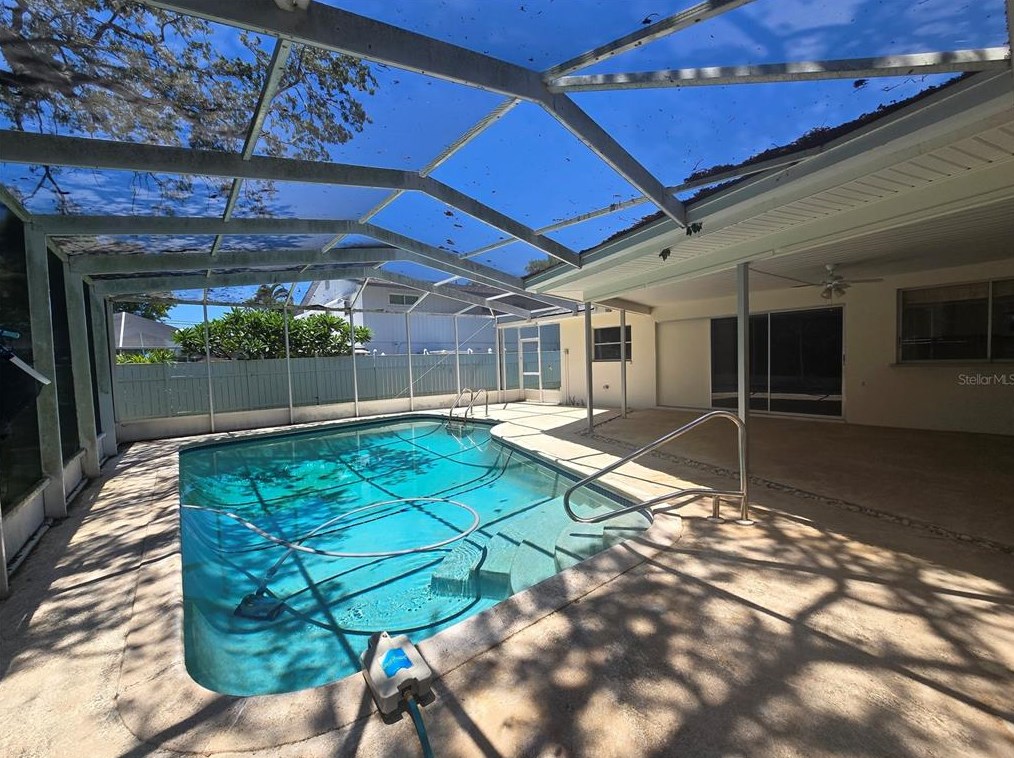 14560 Bay Hills Dr, Largo, FL 33774-5041