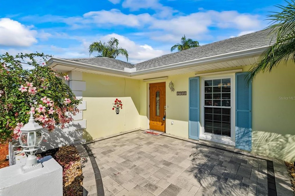 8900 Merrimoor Blvd, Largo, FL 33777