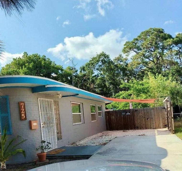 725 30th Ave S, Saint Petersburg, FL 33705