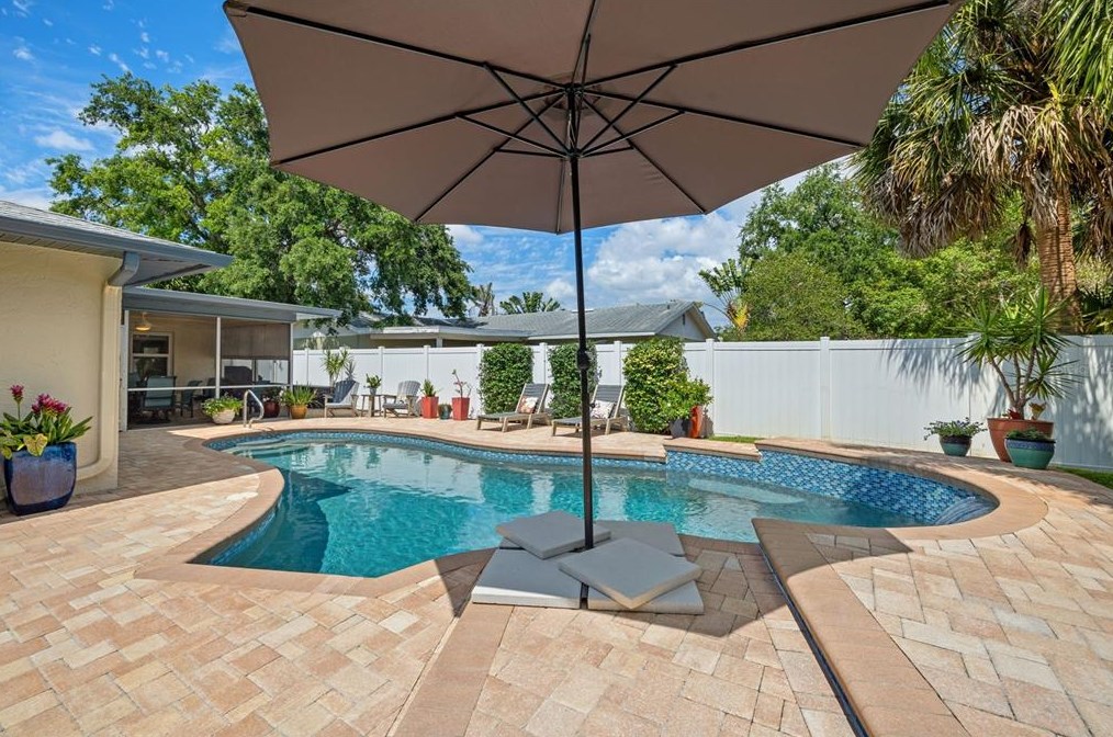 7324 118th Ter, Largo FL 33773-3248 exterior