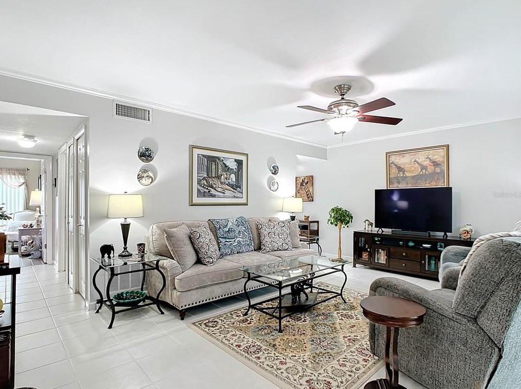 364 115th Ave N #2, Saint Petersburg, FL 33716